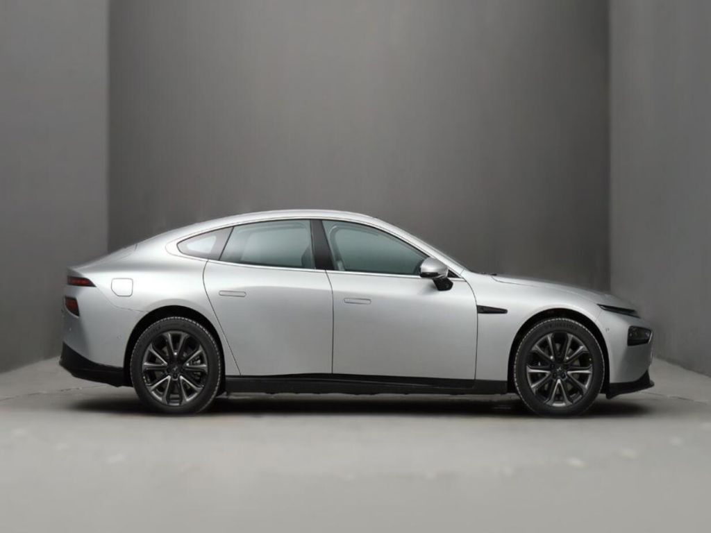 小鵬汽車-小鵬汽車P7