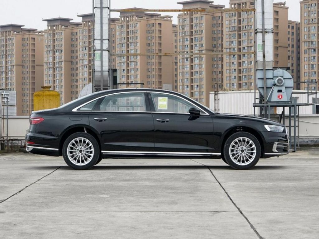 奧迪A8L2022款 50 TFSI quattro 舒適型 典藏版